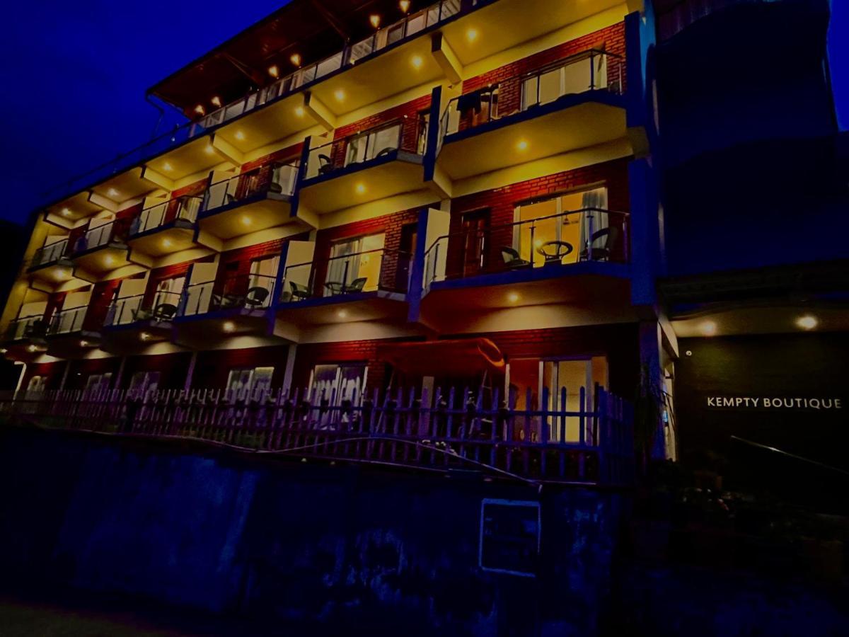 Kempty Myst Resort, Mussoorie - A Comfortable Stay Eksteriør billede